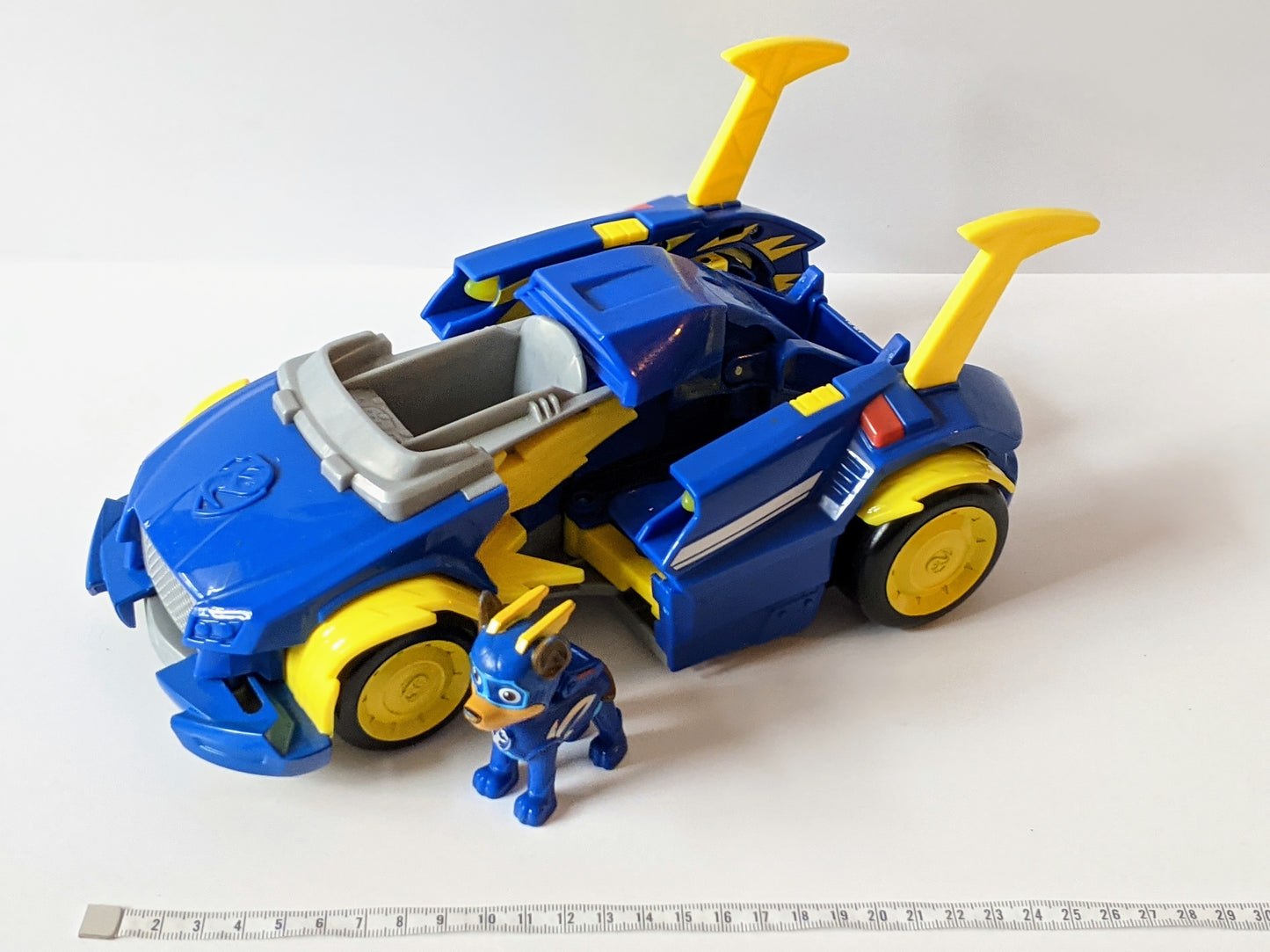 PAW Patrol - Chase Vehicle with Collectible Figure-Toy-Rekidding