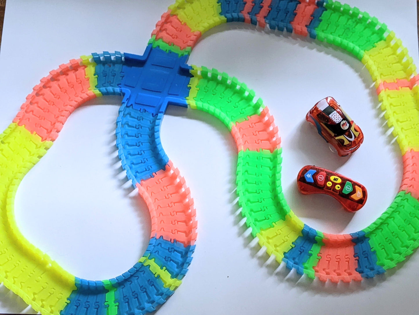 Magic Tracks - racing car track set-Toy-Rekidding