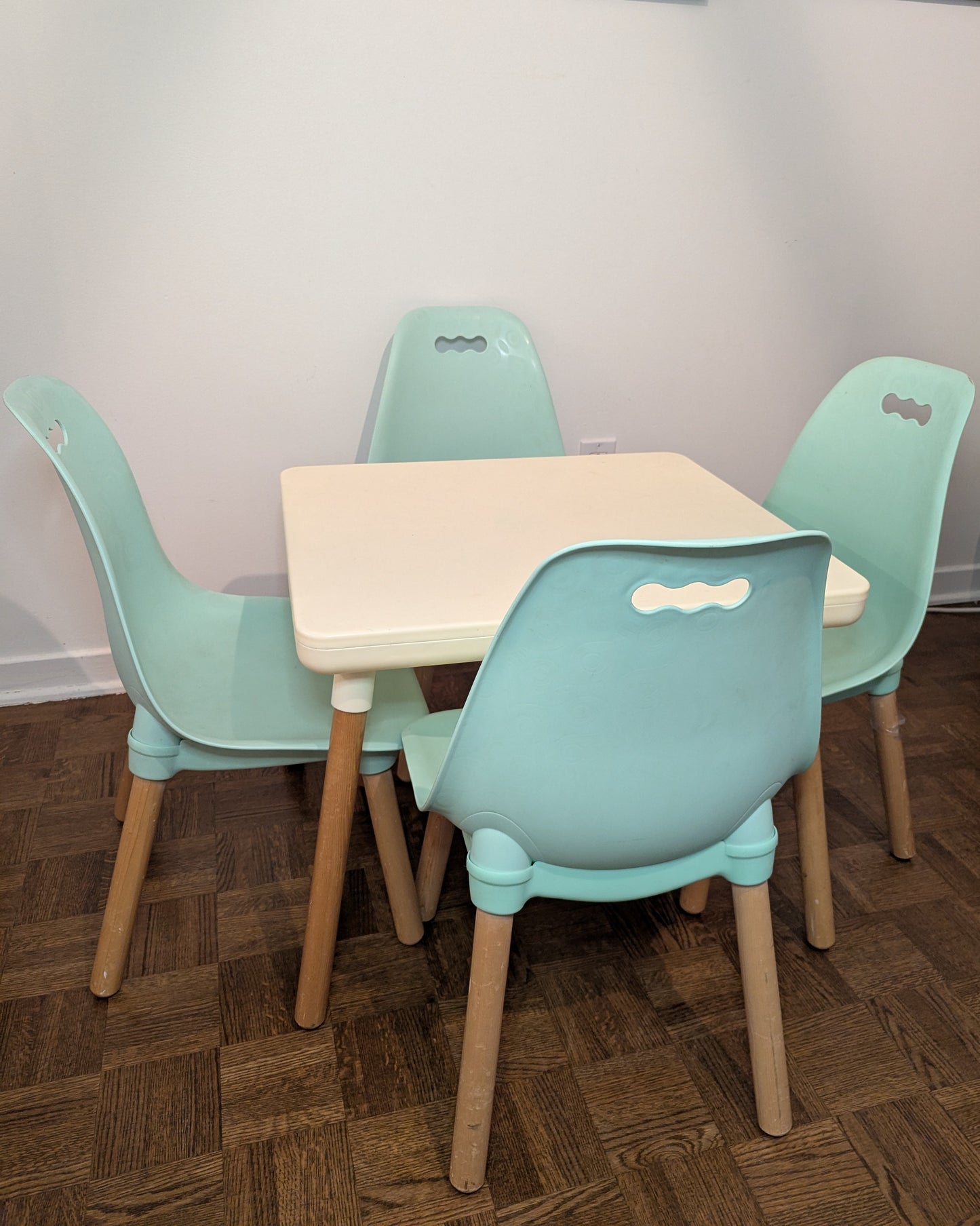 B. spaces by Battat - kid century Modern table and chairs set (mint green)-Rekidding