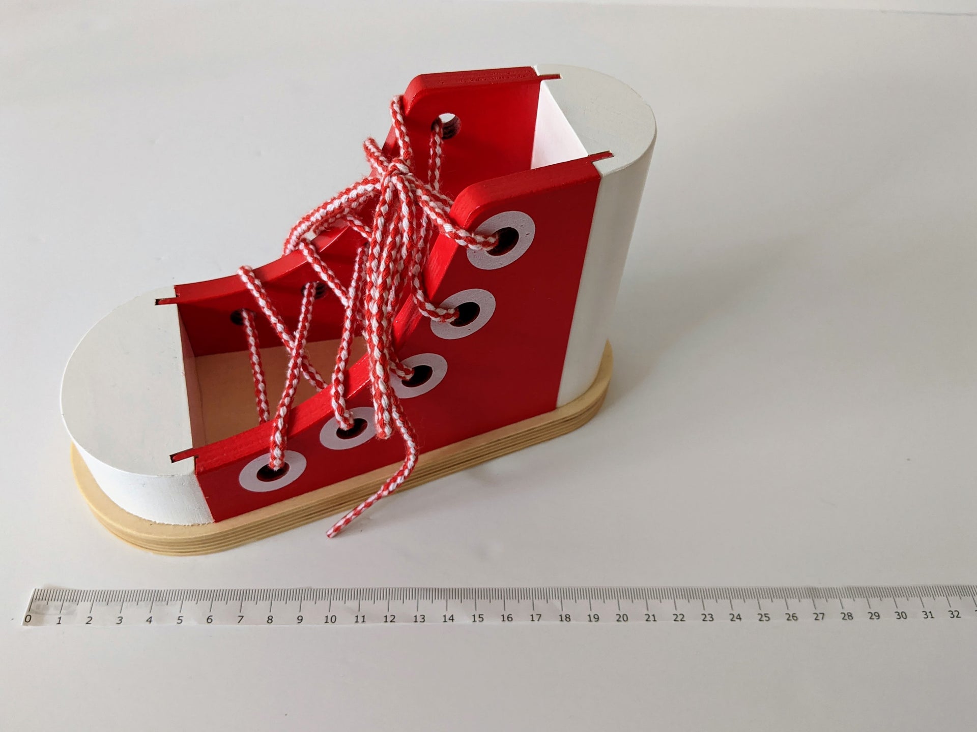 Melissa Doug Wooden lacing shoe – Rekidding